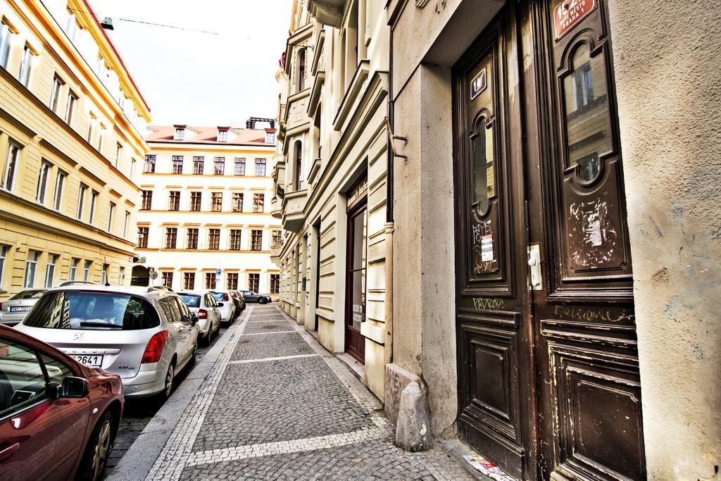 Business Class Ruterra Suite Praga Exterior foto