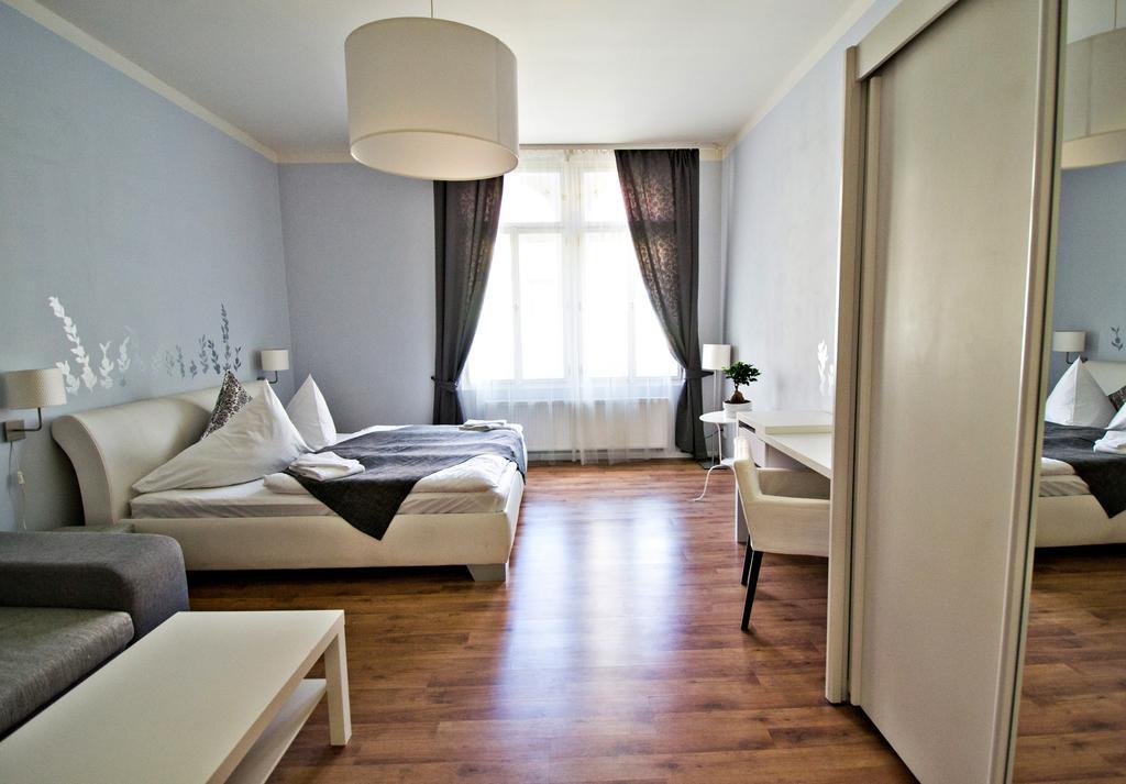 Business Class Ruterra Suite Praga Exterior foto