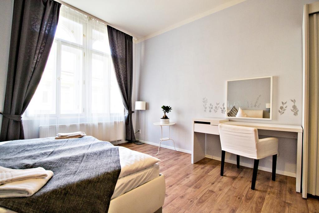 Business Class Ruterra Suite Praga Exterior foto