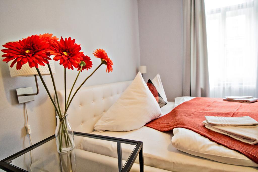 Business Class Ruterra Suite Praga Exterior foto