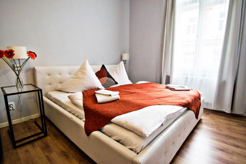 Business Class Ruterra Suite Praga Exterior foto